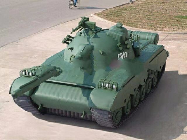 青龙军用充气坦克车